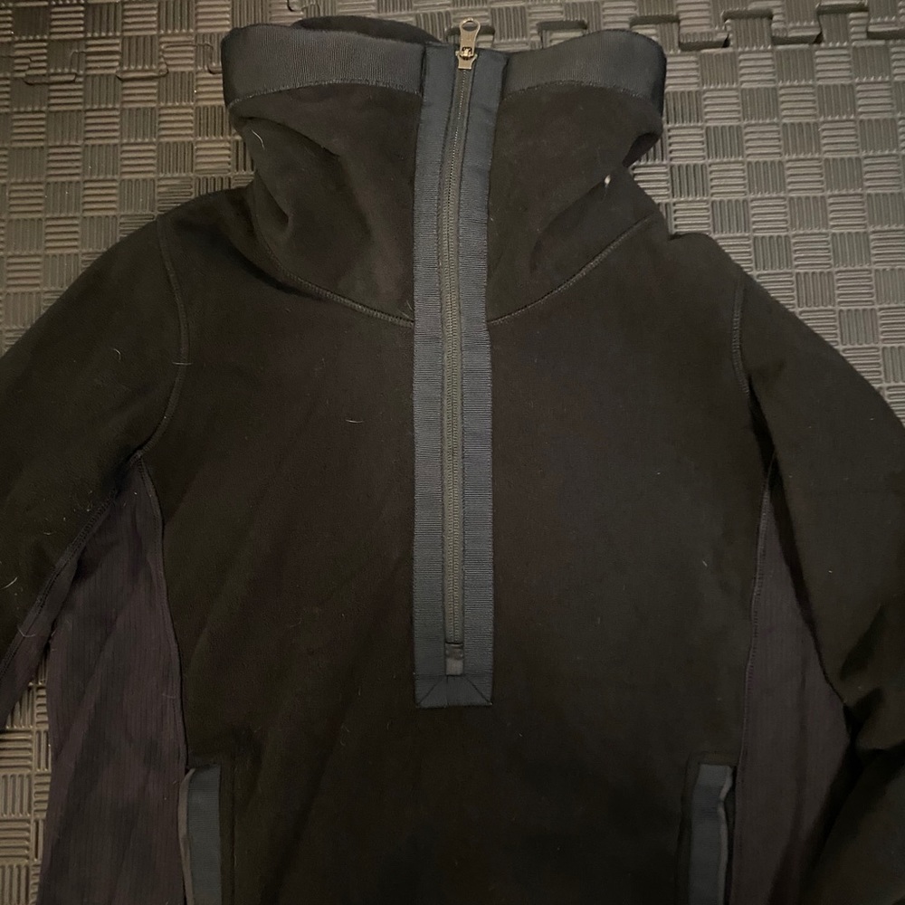 Lululemon Pullover (6)
